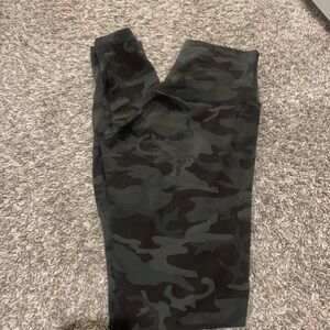 Camo Lululemon Leggings 4